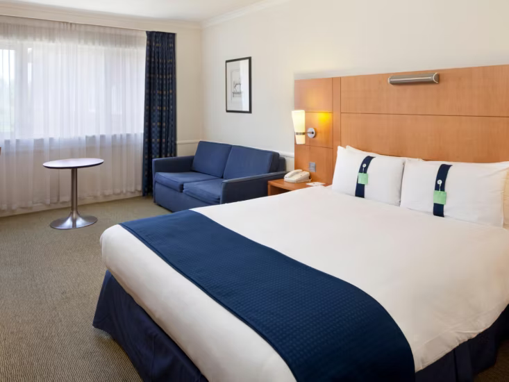 Holiday Inn Guildford Standard Room
